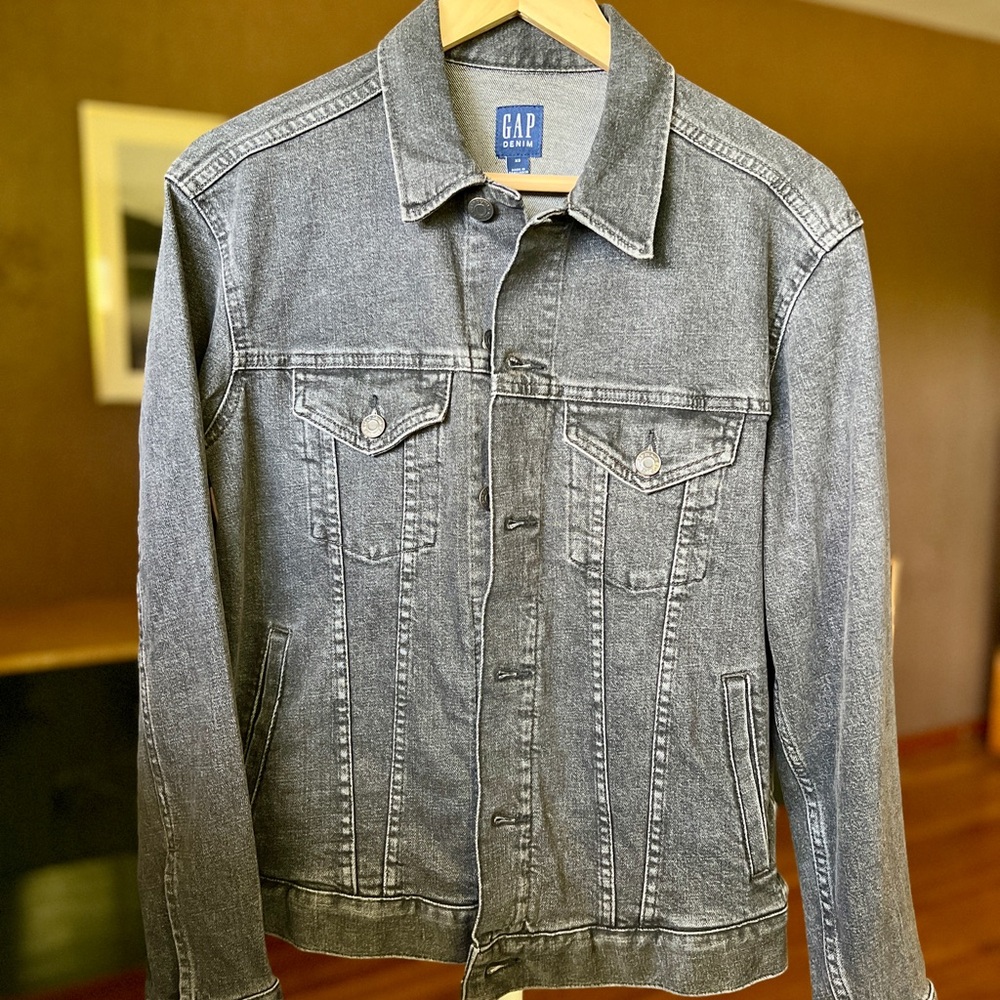 GAP Men's Classic Gray Denim Jacket